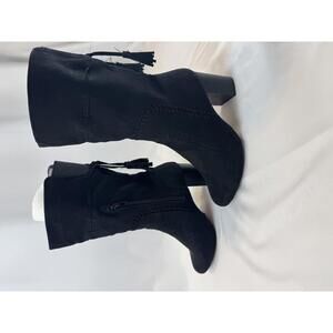 Vintage Simply Styled Talise Black Boots - size 7